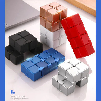 【🎁Božićna ponuda🎄】Antistres kocka – Opustite se bilo gdje i bilo kada!