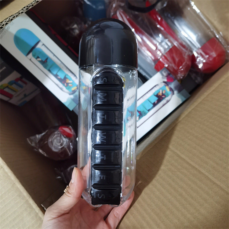 （🔥Kupi 1 dobi 1 gratis🔥）Boca za vodu dva u jednom, čaša za vodu, kutija za tablete za 7 dana, 7 rešetki, vanjska, prijenosna, višenamjenska