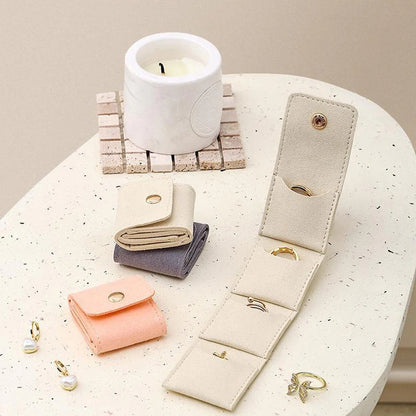 【🎁Božićna ponuda🎄】Sklopivi organizator za nakit od baršuna – kompaktan, elegantan i dizajn prilagođen putovanjima s sigurnim zatvaranjem na kopču（🔥Kupi 1 dobi 1 gratis🔥）