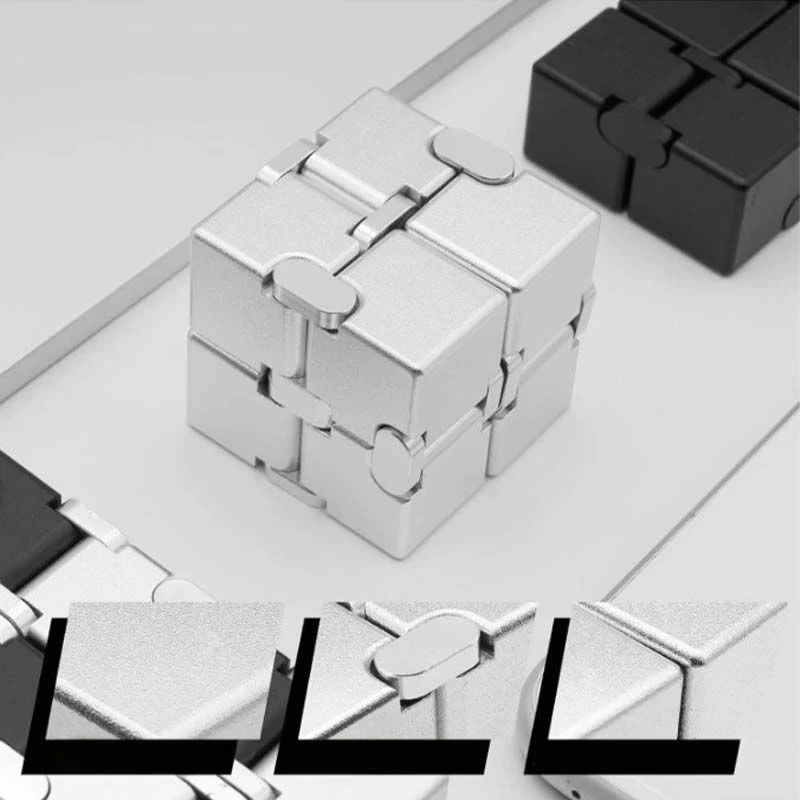 【🎁Božićna ponuda🎄】Antistres kocka – Opustite se bilo gdje i bilo kada!