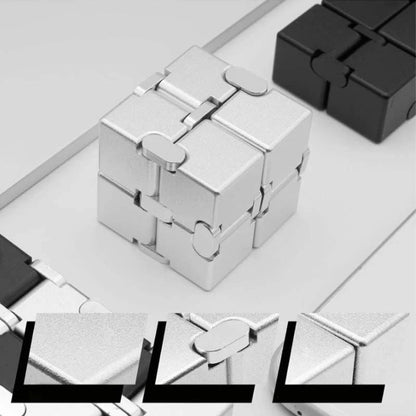 【🎁Božićna ponuda🎄】Antistres kocka – Opustite se bilo gdje i bilo kada!