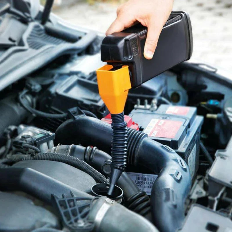 Behúzható autó üzemanyag-tölcsér