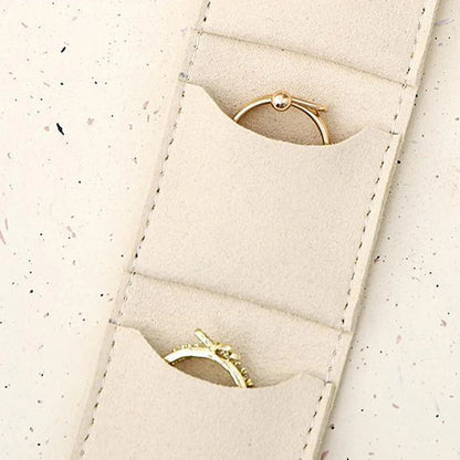 【🎁Božićna ponuda🎄】Sklopivi organizator za nakit od baršuna – kompaktan, elegantan i dizajn prilagođen putovanjima s sigurnim zatvaranjem na kopču（🔥Kupi 1 dobi 1 gratis🔥）