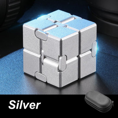 【🎁Božićna ponuda🎄】Antistres kocka – Opustite se bilo gdje i bilo kada!